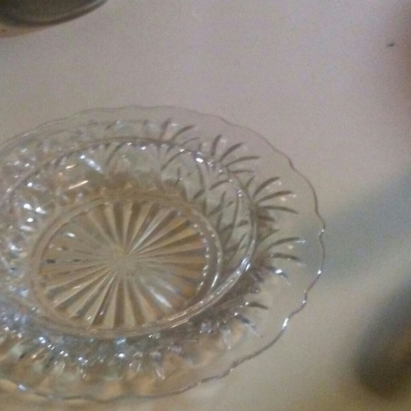 Set of glass dishes and more to come - Picture 2 of 5